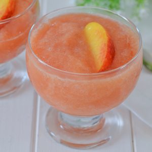 granita alla pesca servita