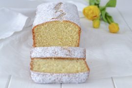 plumcake alle mandorle a fette