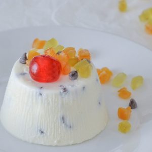 semifreddo alla ricotta con canditi e cioccolato
