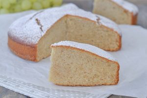 torta al succo d'uva bianca con zucchero