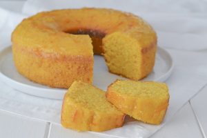 fetta di ciambella di carote e arancia