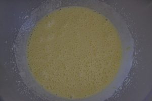 preparazione della ciambella della nonna