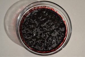 ripieno della torta versata con confettura