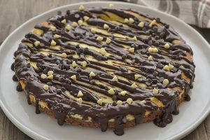 torta cremosa al mascarpone e cioccolato con gocce di cioccolato