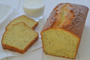 fette di plumcake all'arancia e semi di papavero soffice