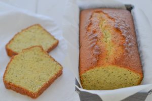 plumcake all'arancia e semi di papavero soffice sfornato