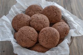 BISCOTTI AL CACAO CON GOCCE DI CIOCCOLATO CON FARINA DI SEMOLA