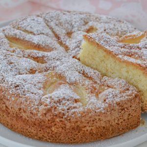 torta di pere e mandorle sfornata