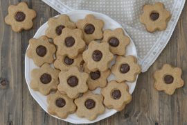 BISCOTTI INTEGRALI CON CREMA ALLE NOCCIOLE