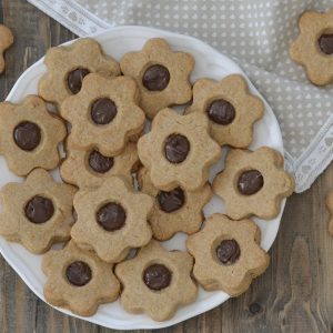 biscotti integrali con crema alle nocciole