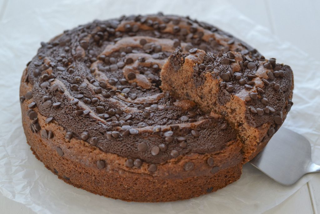 fetta di torta noci e cioccolato
