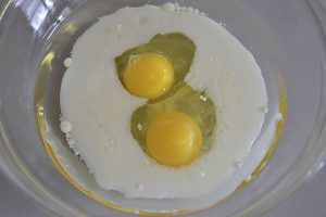 ricetta della torta nocciole e more