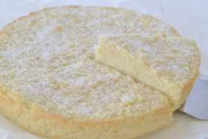 torta di riso al cocco con mandorle