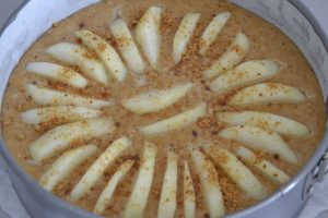 torta di pere con farina integrale da infornare