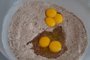 preparazione della torta di natale