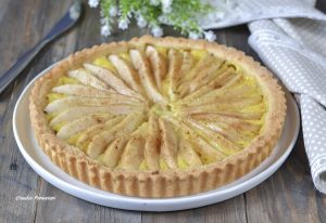 crostata di pere e crema sfornata