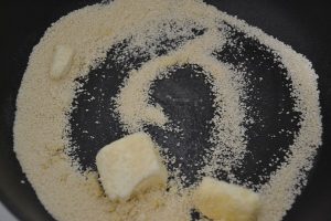 preparazione della crostata di pere