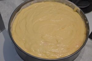 torta versata alle fragole da infornare