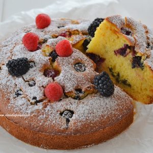 torta ai frutti di bosco soffice