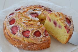 TORTA DI MELE E FRAGOLE