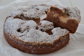 TORTA AL CACAO CON CREMA AL CAFFE’