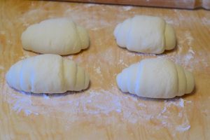 preparazione dei panini di pasta dura