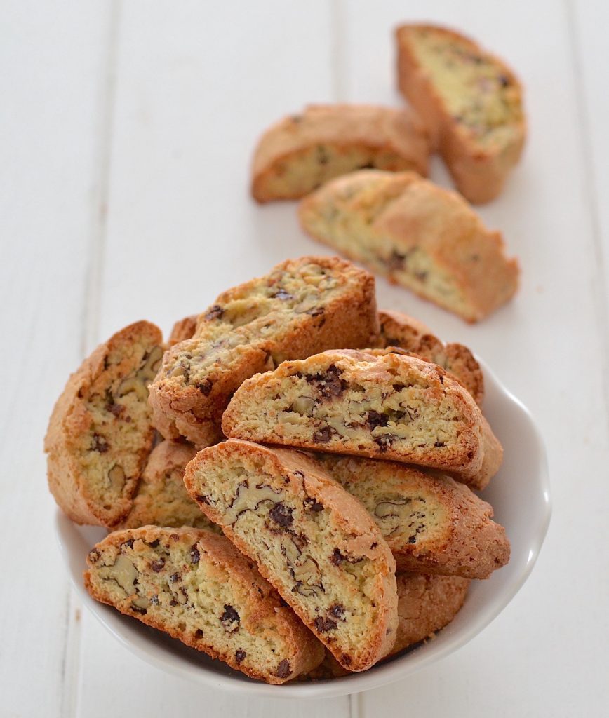 cantucci noci e cioccolato fondente