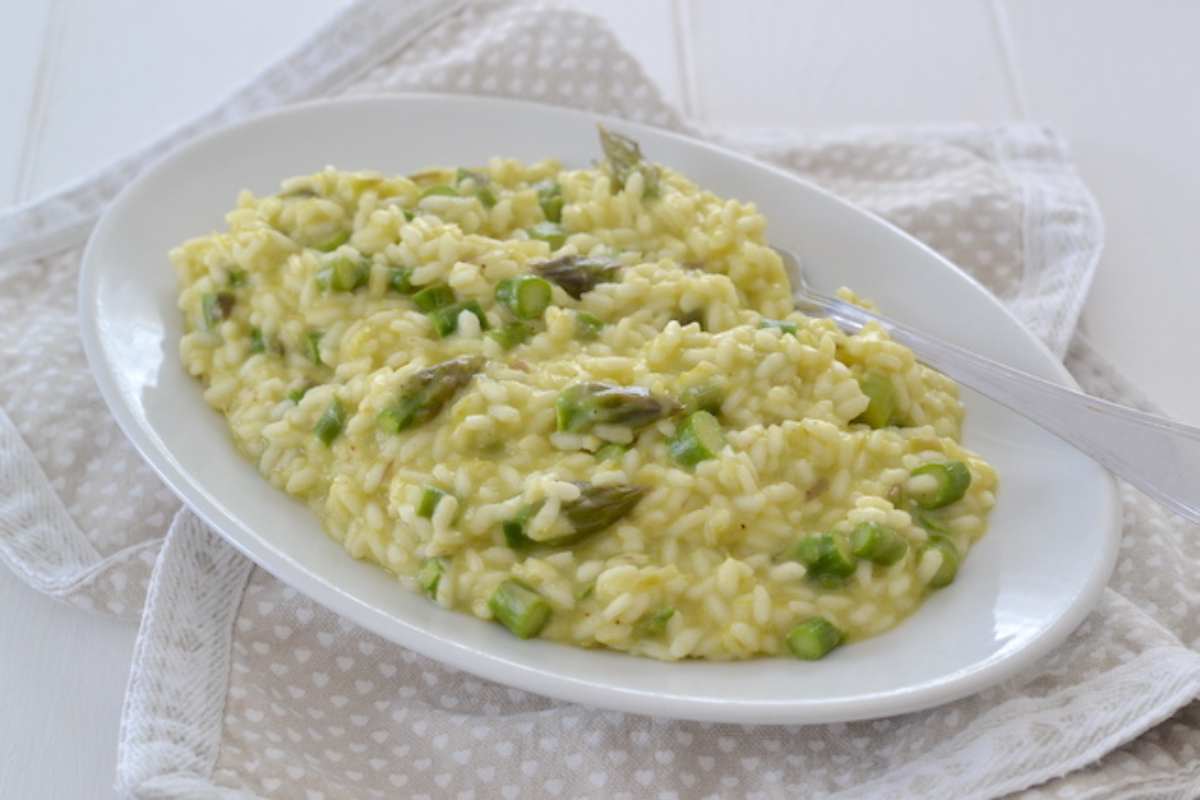 risotto agli asparagi servito