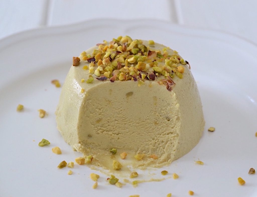 semifreddo al pistacchio servito
