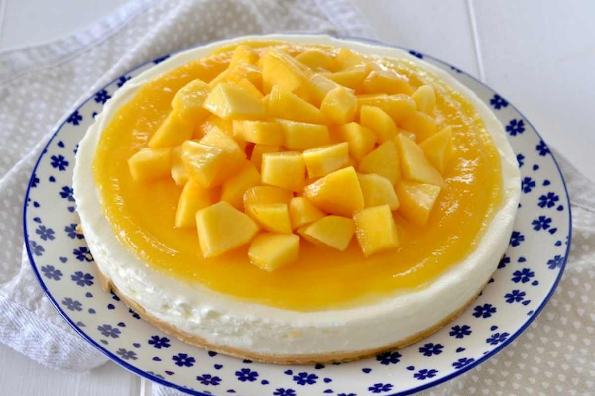 cheesecake alle pesche servita